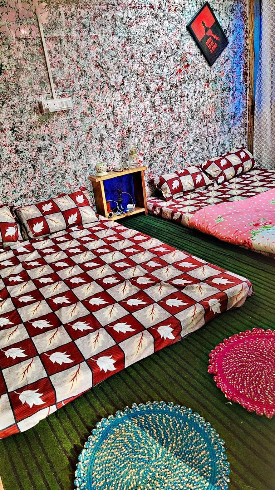 Shanti People Huts & Camp كاسول الغرفة الصورة