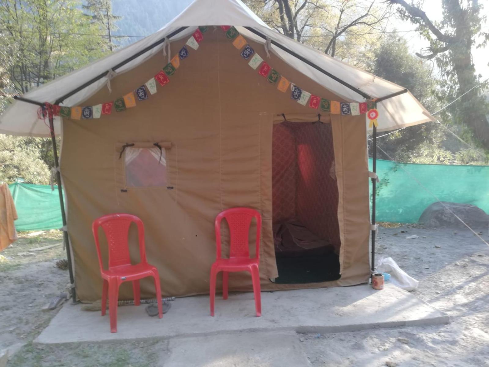 Shanti People Huts & Camp كاسول الغرفة الصورة