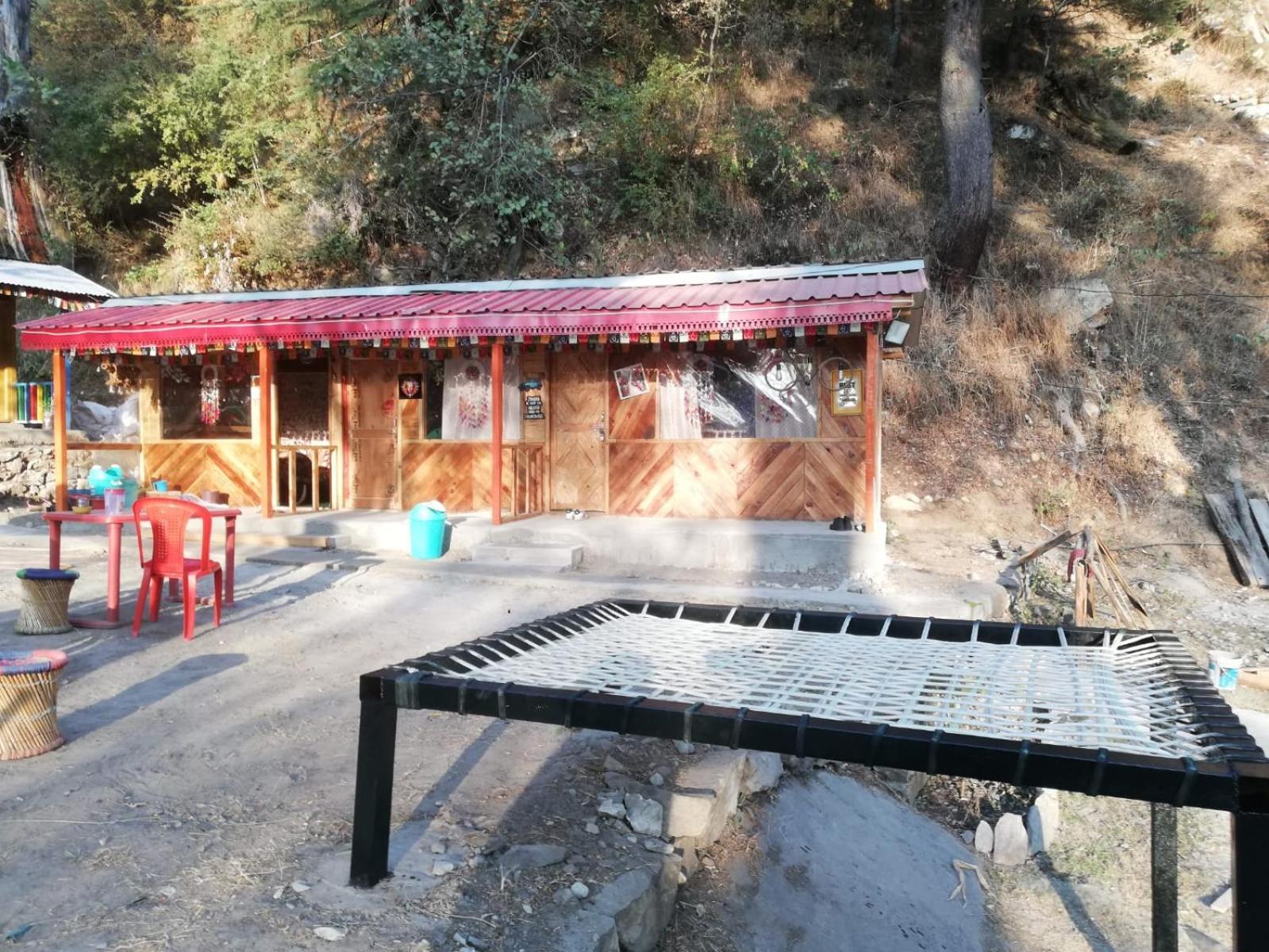 Shanti People Huts & Camp كاسول الغرفة الصورة